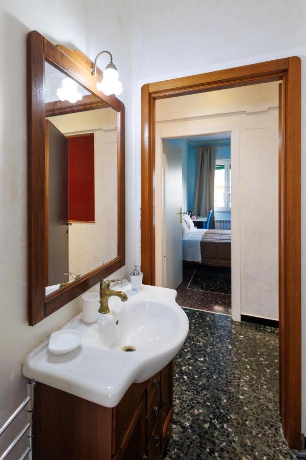 Casa Vittoria Di San Martino Affittacamere Genoa Luaran gambar
