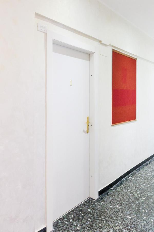 Casa Vittoria Di San Martino Affittacamere Genoa Luaran gambar